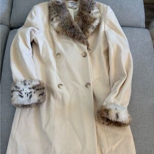 Chic Cream Pea Coat with Faux Fur Accents